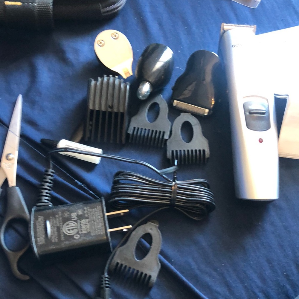 Men’s personal grooming kit.